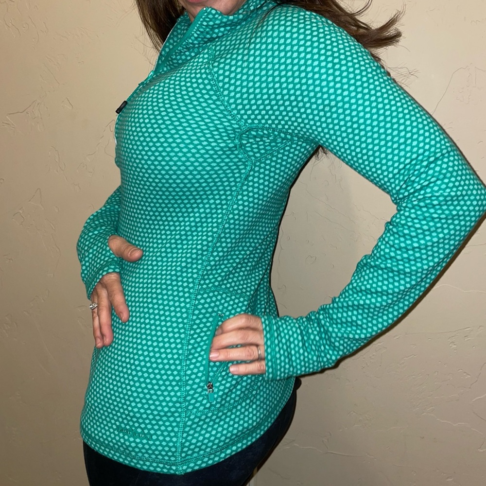 EDDIE BAUER SWEATSHIRT